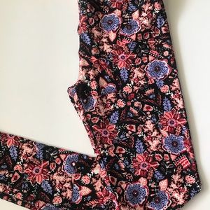 NWT LuLaRoe One Size floral leggings